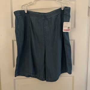 Women’s pull-on shorts